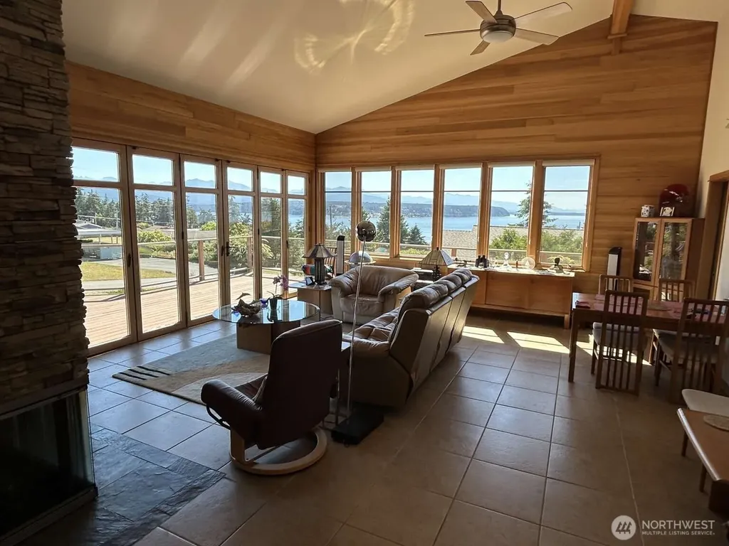 31 N Rhododendron Drive Port Townsend WA 98368