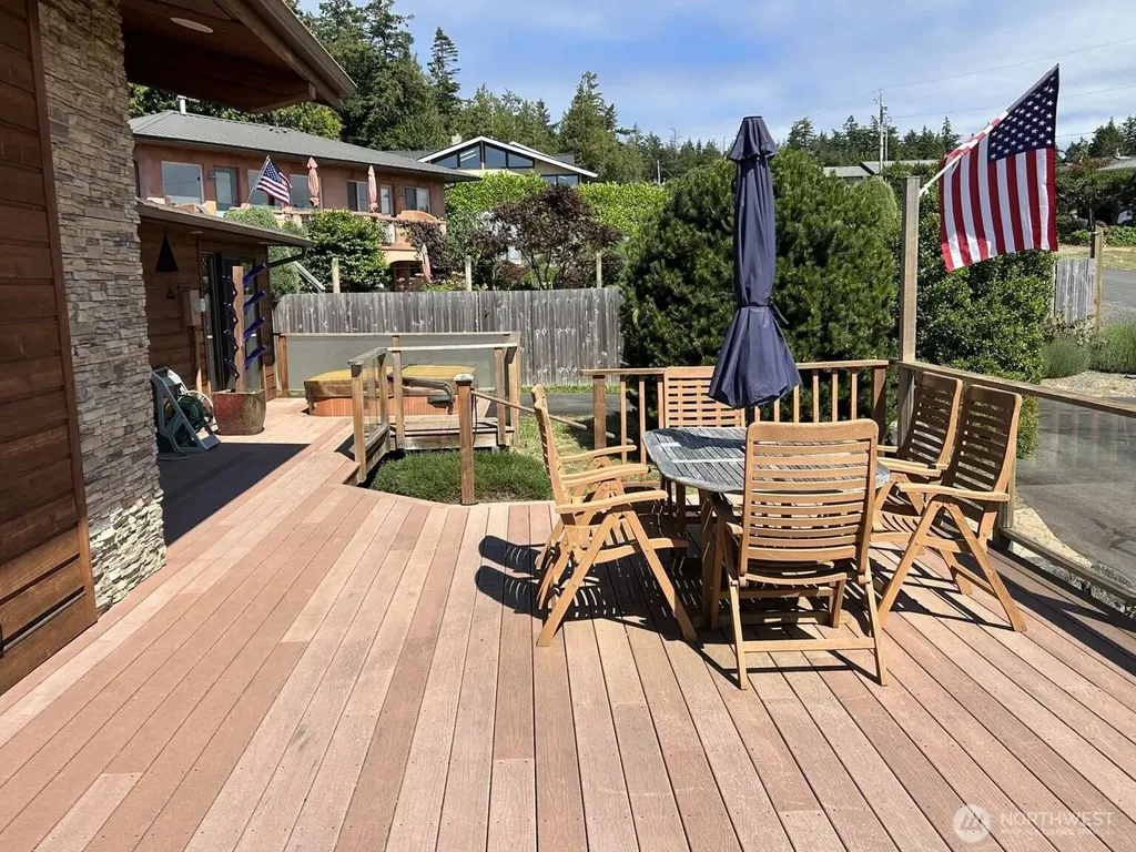 31 N Rhododendron Drive Port Townsend WA 98368