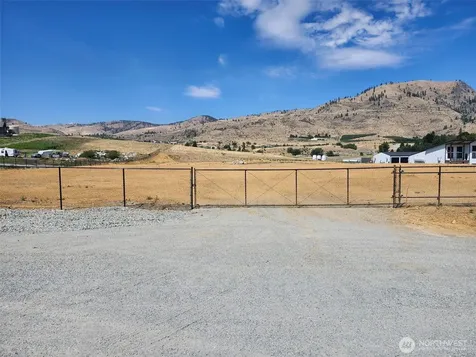 93 E Shop Avenue Chelan WA 98816