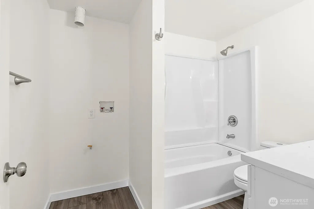19019 SE 164th Street Renton WA 98058