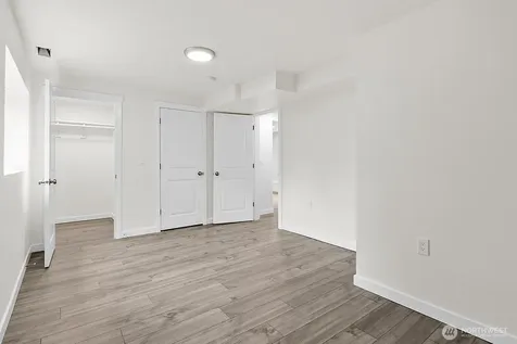 19019 SE 164th Street Renton WA 98058