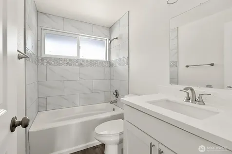 19019 SE 164th Street Renton WA 98058