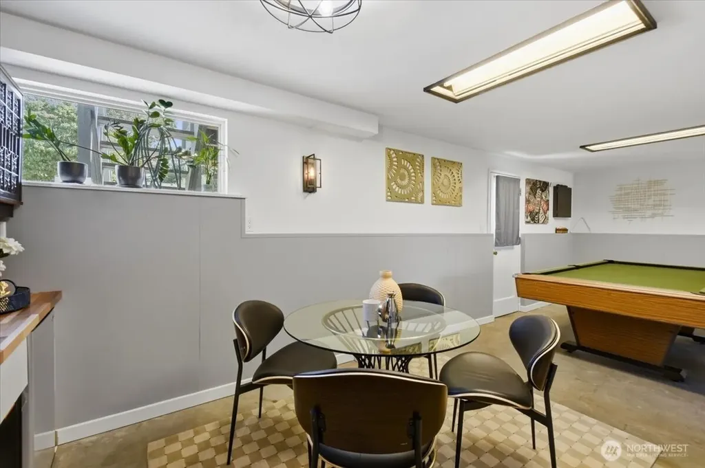 10236 11th Avenue SW Seattle WA 98146