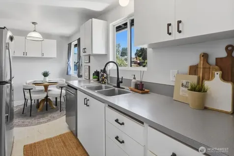 10236 11th Avenue SW Seattle WA 98146