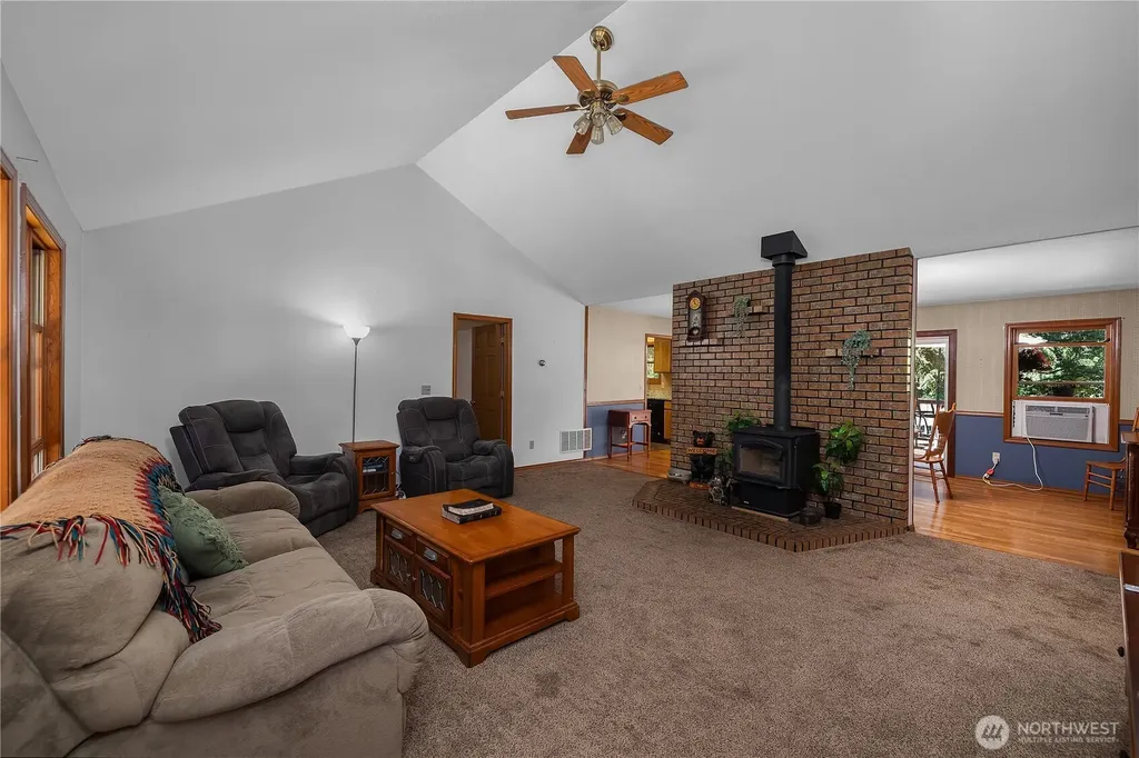18121 Mi Lane SW Rochester WA 98579