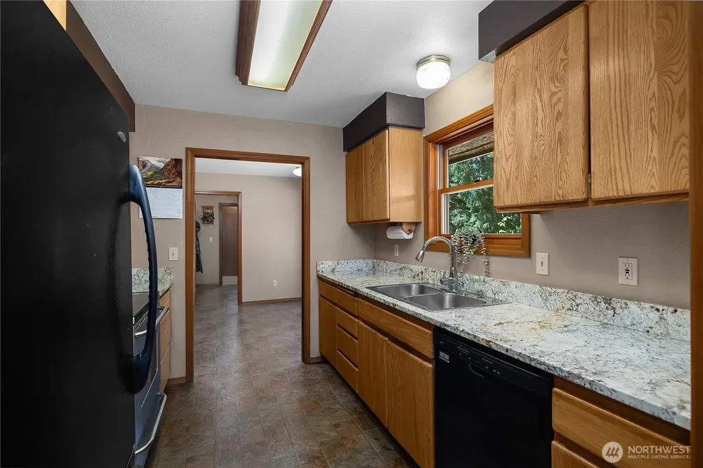 18121 Mi Lane SW Rochester WA 98579