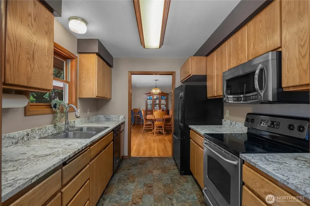 18121 Mi Lane SW Rochester WA 98579