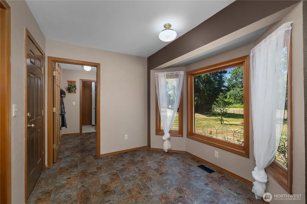 18121 Mi Lane SW Rochester WA 98579