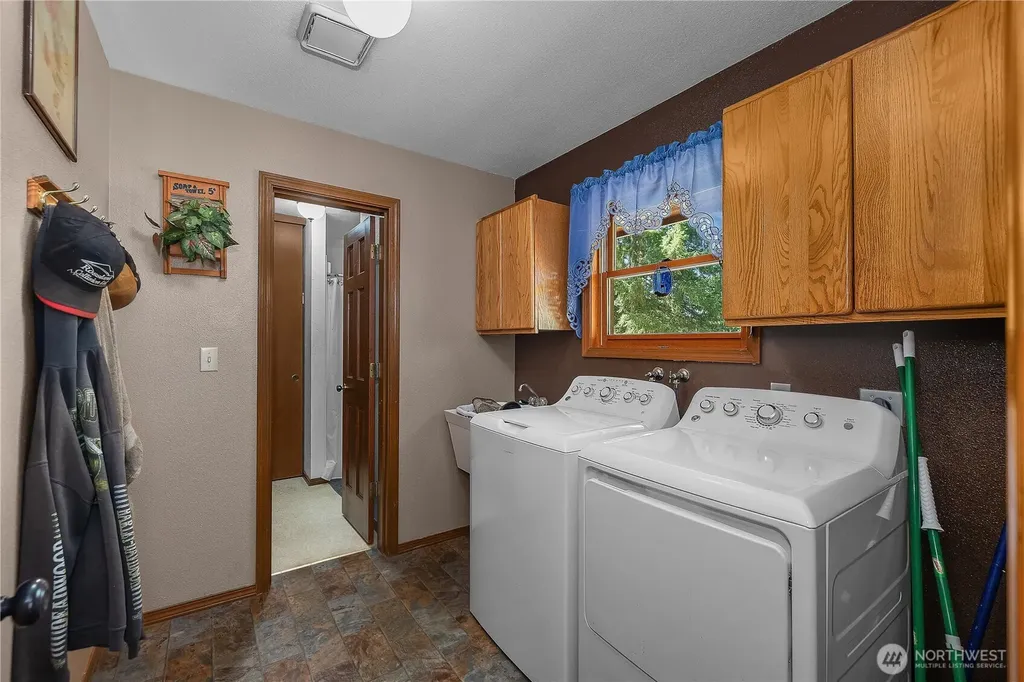 18121 Mi Lane SW Rochester WA 98579