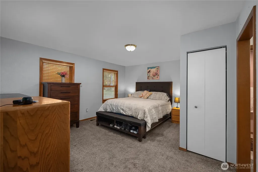18121 Mi Lane SW Rochester WA 98579