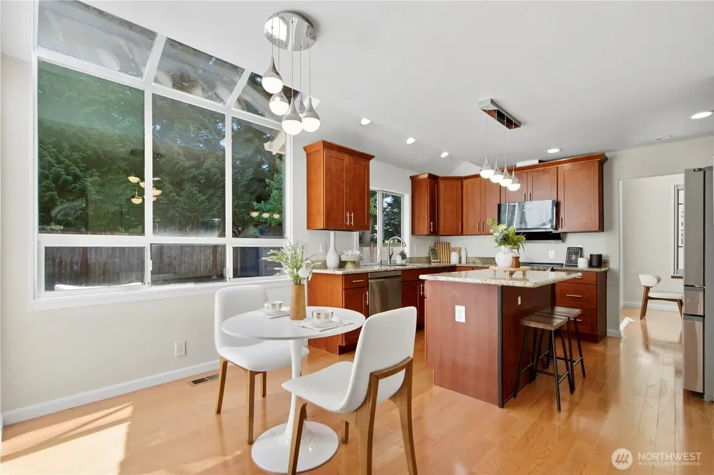 25723 SE 40th Street Sammamish WA 98029