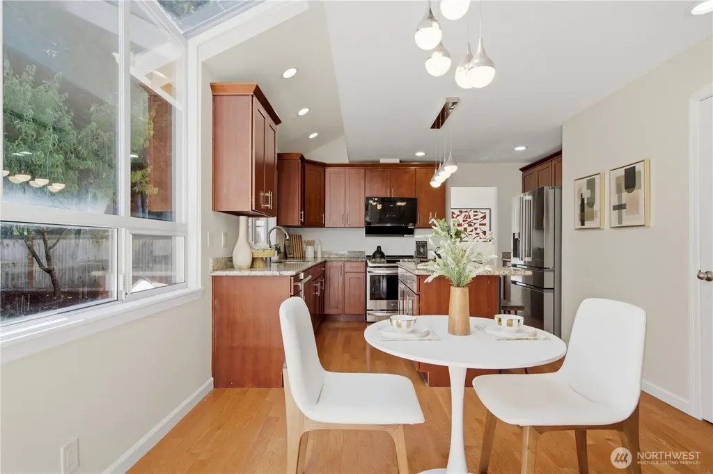25723 SE 40th Street Sammamish WA 98029