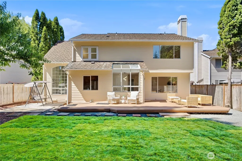 25723 SE 40th Street Sammamish WA 98029