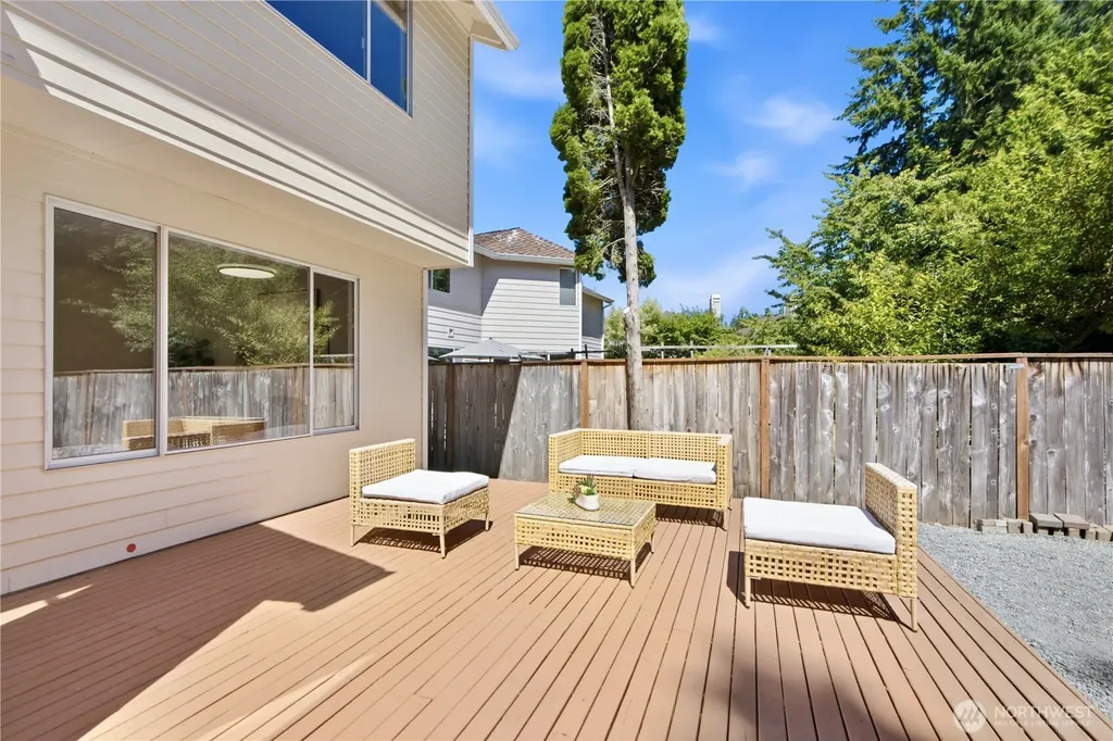 25723 SE 40th Street Sammamish WA 98029