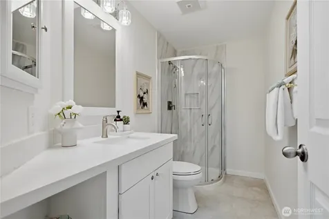 25723 SE 40th Street Sammamish WA 98029