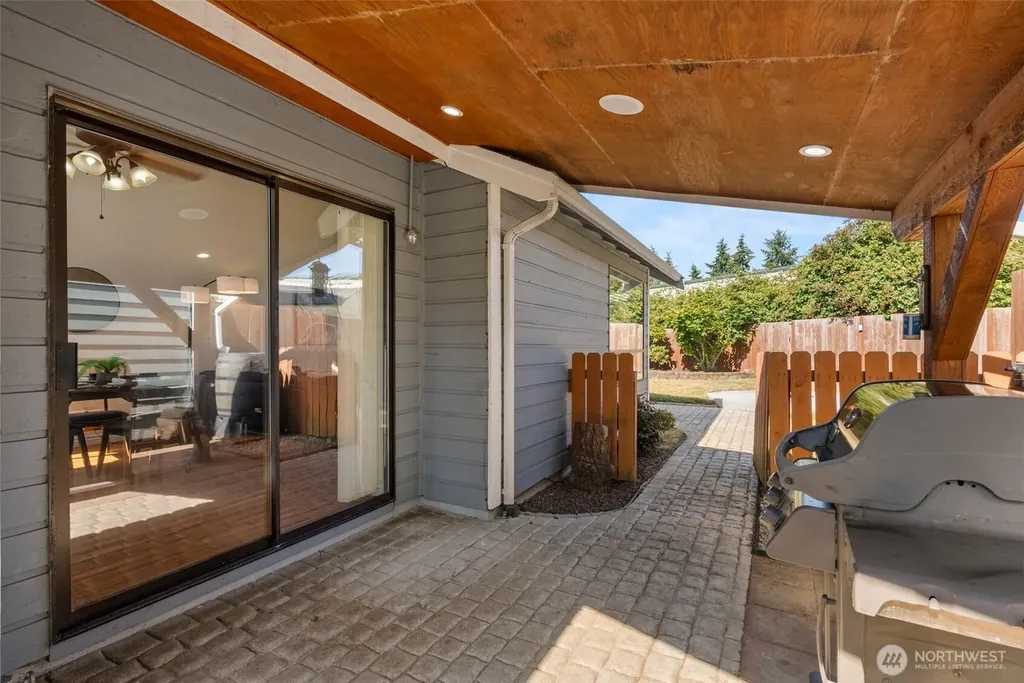7612 Colony Court NE Bremerton WA 98311