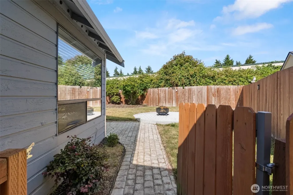 7612 Colony Court NE Bremerton WA 98311