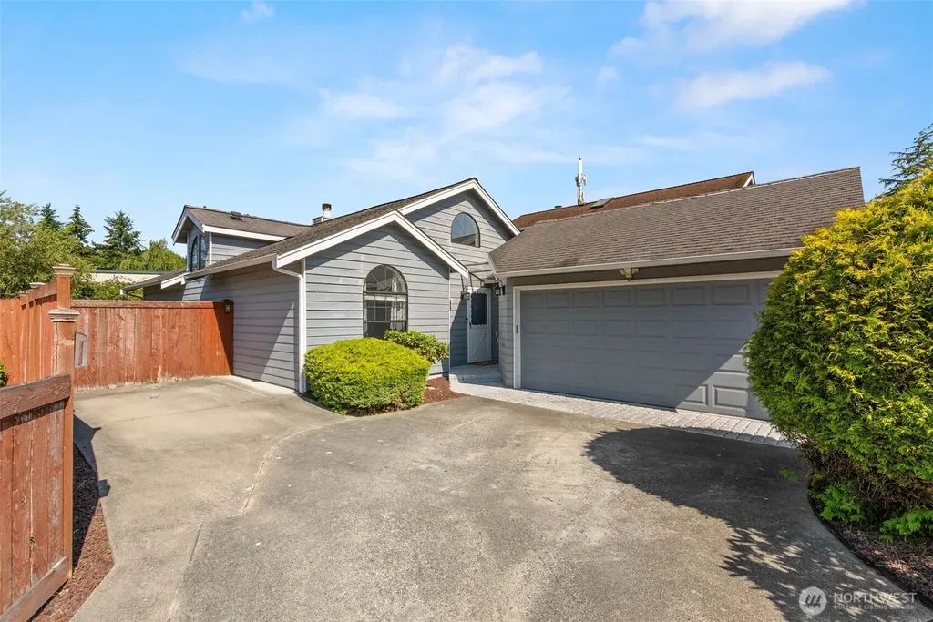 7612 Colony Court NE Bremerton WA 98311