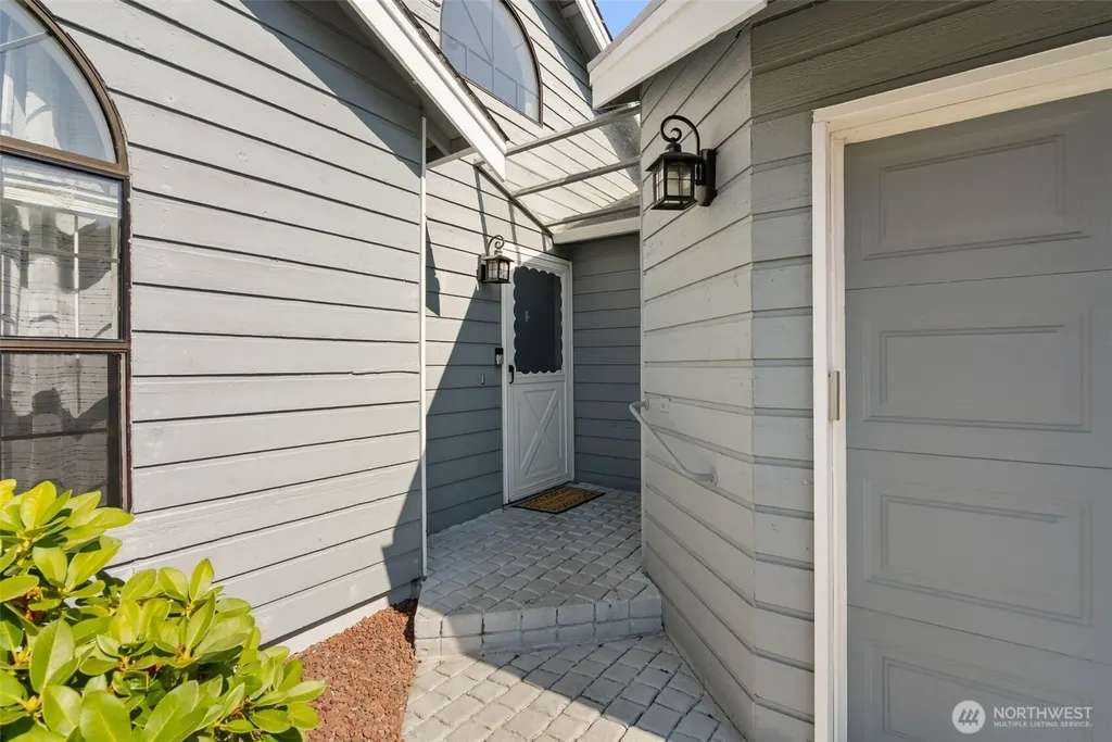 7612 Colony Court NE Bremerton WA 98311