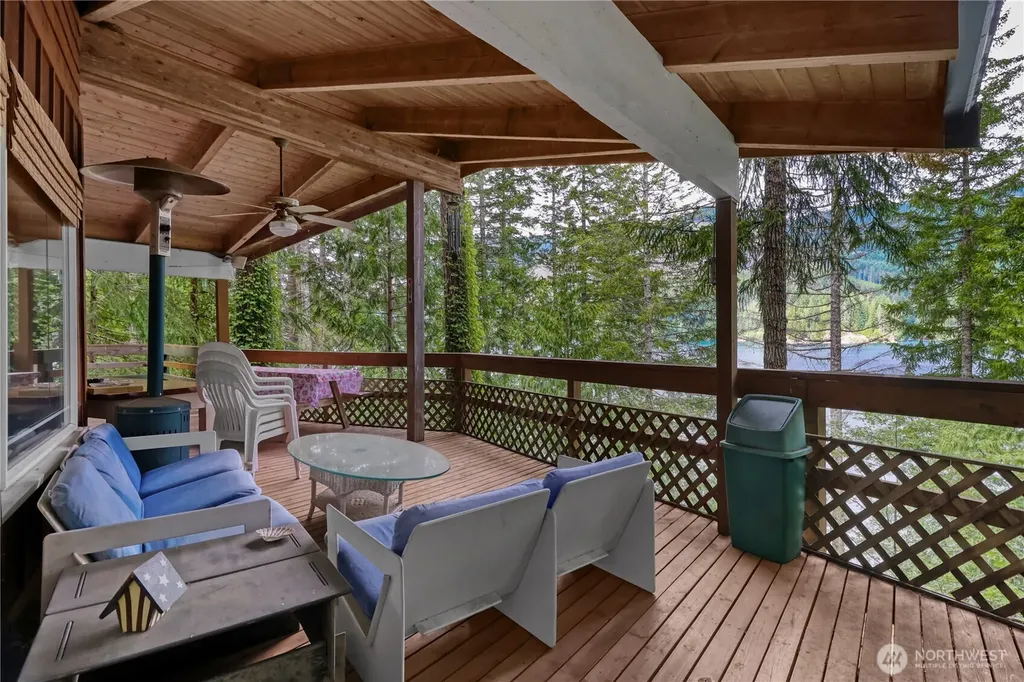 20 N Lakefront Loop Hoodsport WA 98548