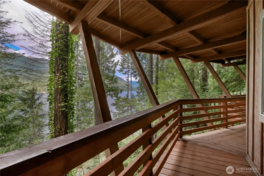 20 N Lakefront Loop Hoodsport WA 98548