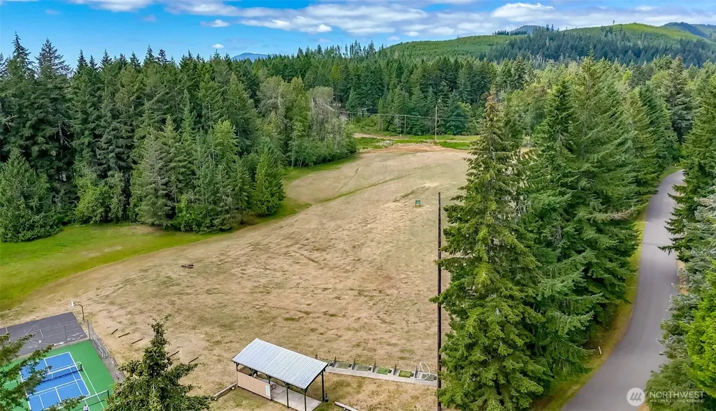 20 N Lakefront Loop Hoodsport WA 98548