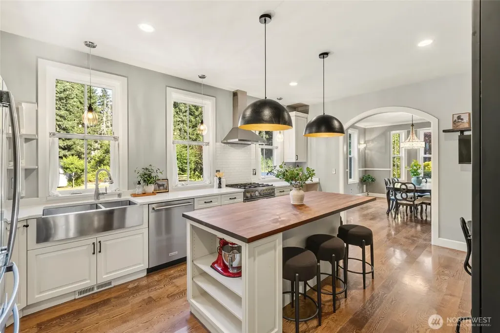 1414 NW Hermit Ridge Poulsbo WA 98370
