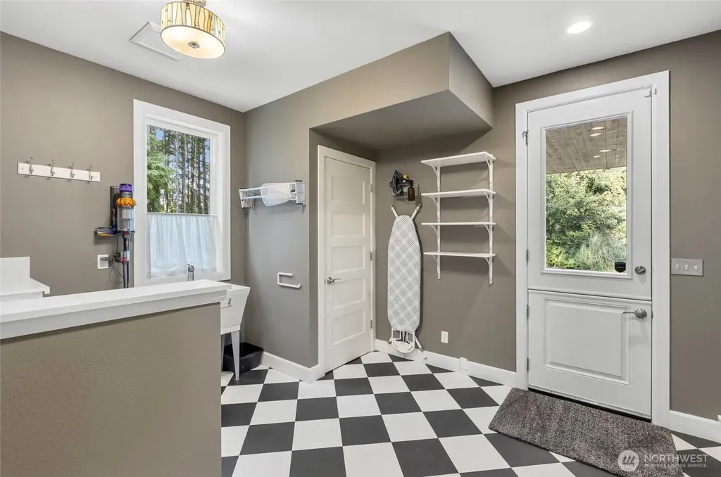 1414 NW Hermit Ridge Poulsbo WA 98370