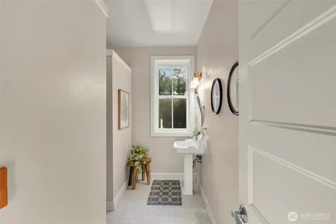 1414 NW Hermit Ridge Poulsbo WA 98370