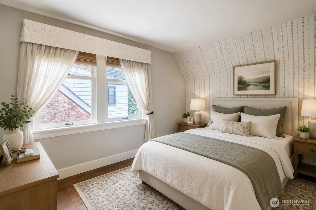 8042 18th Avenue NE Seattle WA 98115