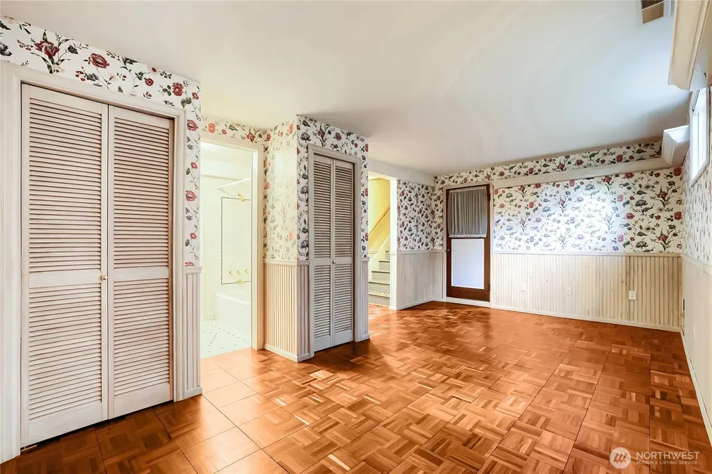 8042 18th Avenue NE Seattle WA 98115