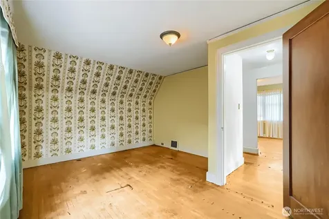 8042 18th Avenue NE Seattle WA 98115