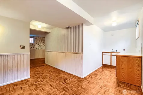 8042 18th Avenue NE Seattle WA 98115