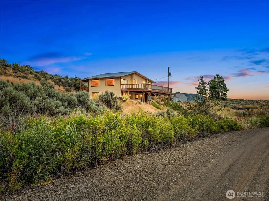 612 Rd S SW East Wenatchee WA 98802