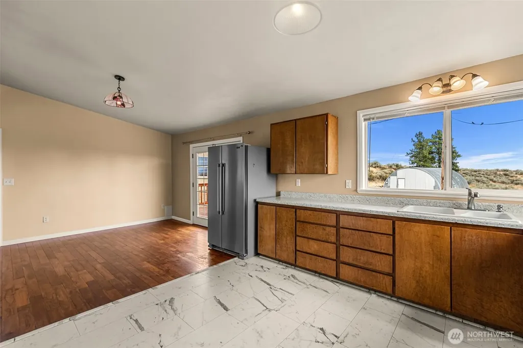 612 Rd S SW East Wenatchee WA 98802