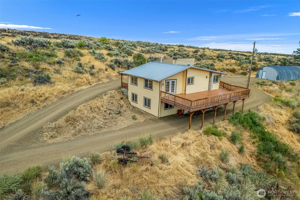 612 Rd S SW East Wenatchee WA 98802