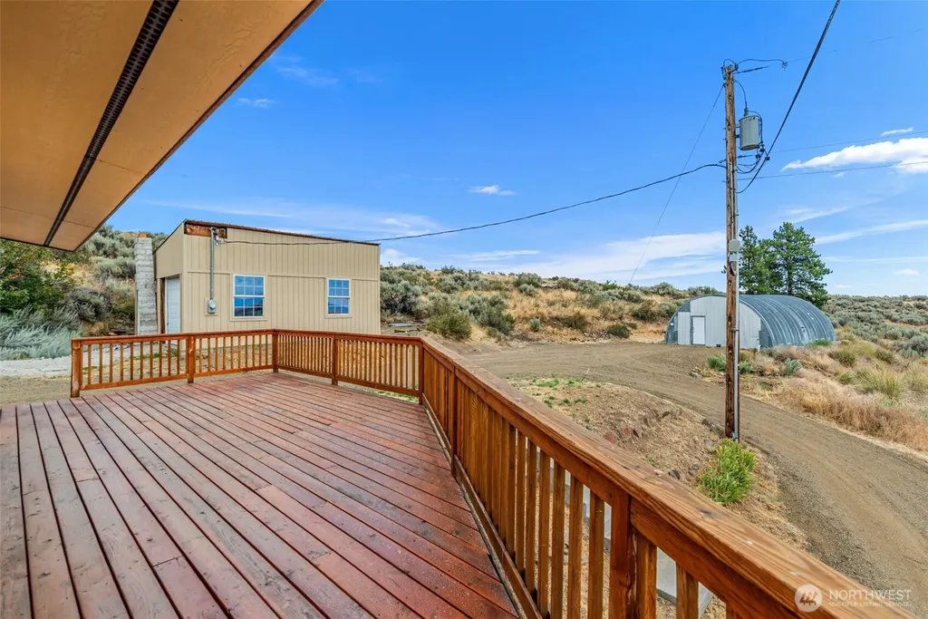 612 Rd S SW East Wenatchee WA 98802
