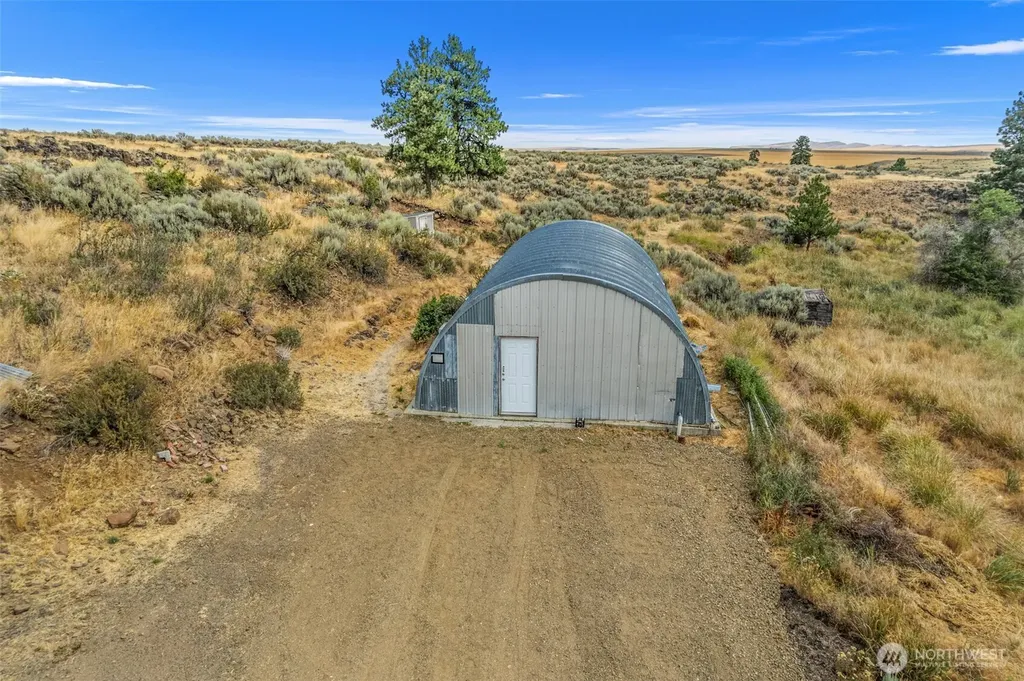 612 Rd S SW East Wenatchee WA 98802