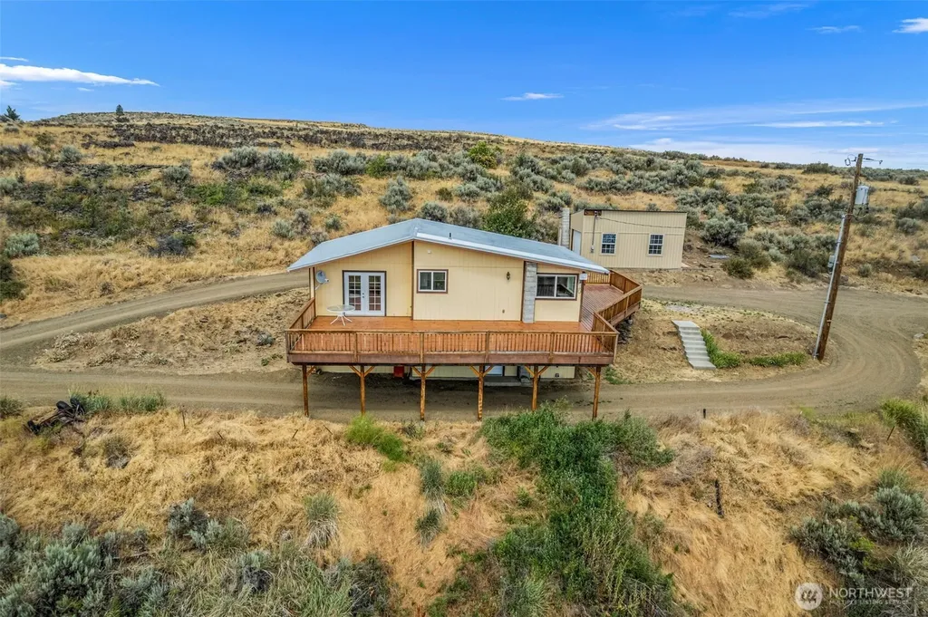612 Rd S SW East Wenatchee WA 98802
