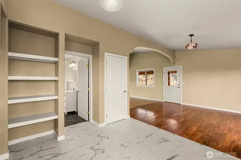 612 Rd S SW East Wenatchee WA 98802
