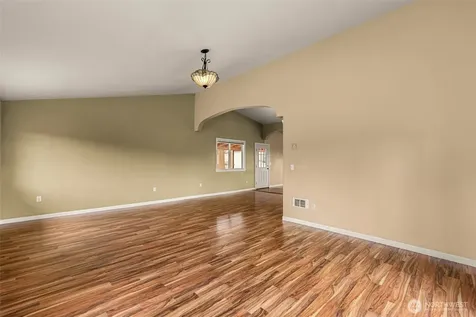 612 Rd S SW East Wenatchee WA 98802
