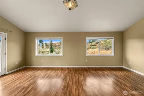 612 Rd S SW East Wenatchee WA 98802