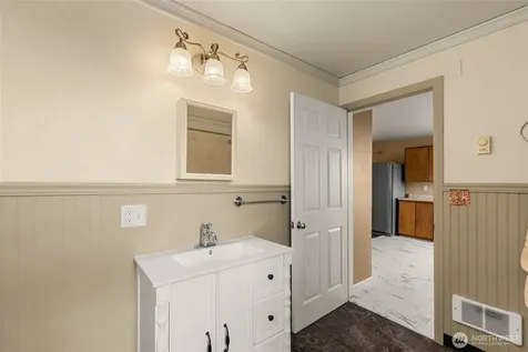 612 Rd S SW East Wenatchee WA 98802