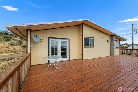 612 Rd S SW East Wenatchee WA 98802