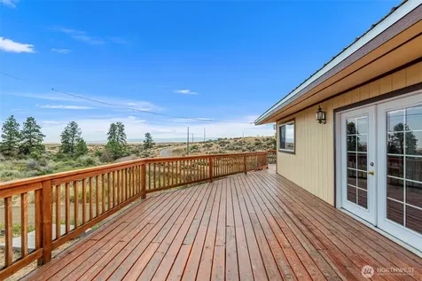 612 Rd S SW East Wenatchee WA 98802