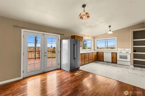 612 Rd S SW East Wenatchee WA 98802