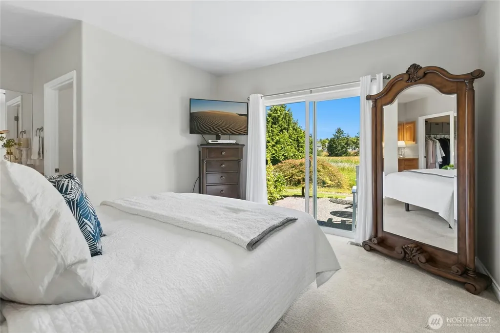 2370 SW Winchester Street Oak Harbor WA 98277