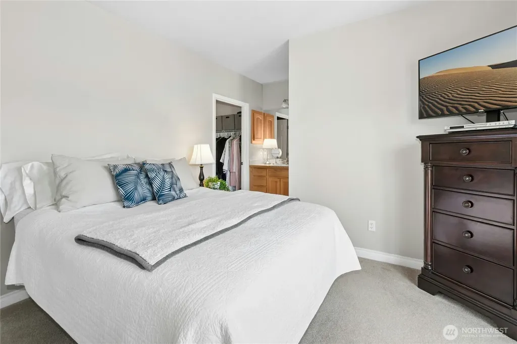 2370 SW Winchester Street Oak Harbor WA 98277