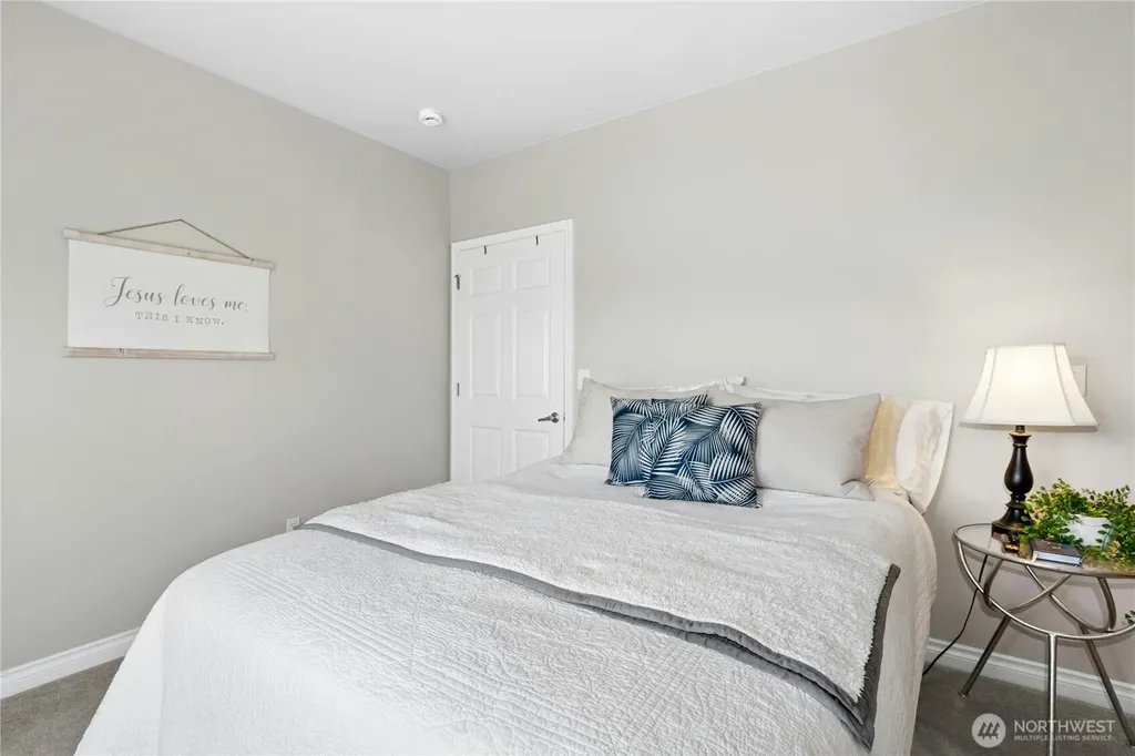2370 SW Winchester Street Oak Harbor WA 98277