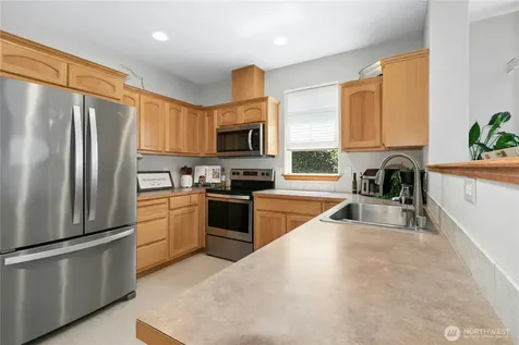 2370 SW Winchester Street Oak Harbor WA 98277